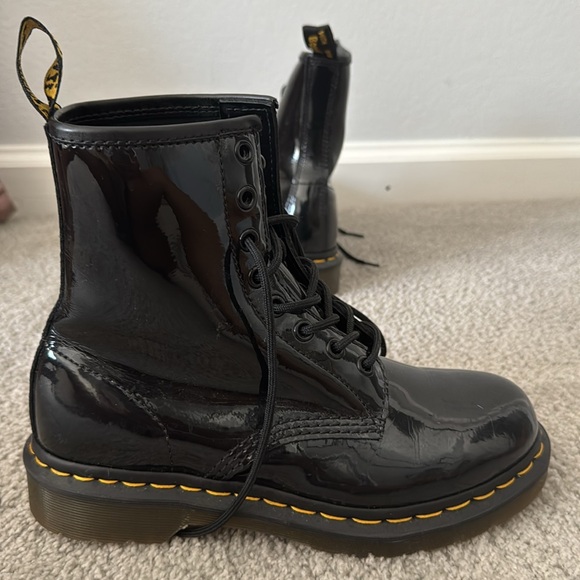 DR. Martens - Black Shiney Leather Size 7 US - Picture 4 of 6